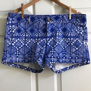 American Eagle Outfitters Blue and White Patterned Shorts